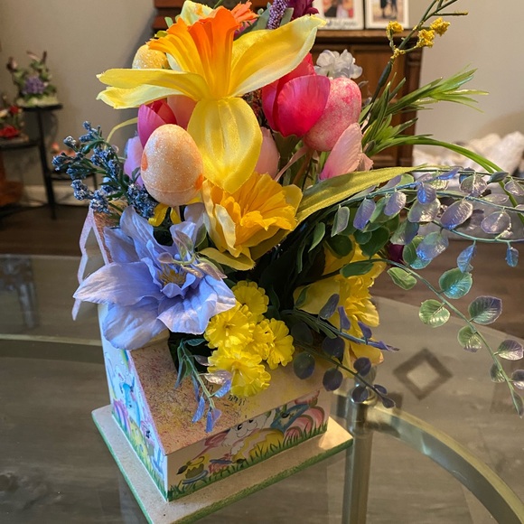 Easter/Spring Table Decor - Picture 5 of 6